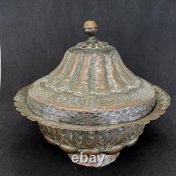 Pot couvert, cuivre étamé, art populaire ethnique, XIX debut XX, Moyen Orient Pot couvert, cuivre étamé, art populaire ethnique, XIX debut XX, Moyen Orient