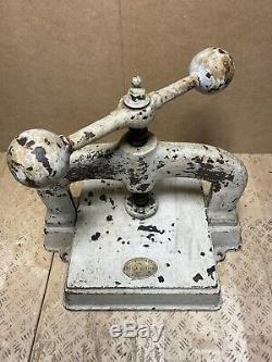 Presse a relier ANCIENNE Papeterie De La Bourse Royer Gérard DIJON FIN XIXEME