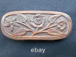 RARE ETUI A LUNETTES fin XVIII e DÉBUT XIX e BOIS SCULPTE ART POPULAIRE 13,5 cm