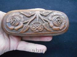 RARE ETUI A LUNETTES fin XVIII e DÉBUT XIX e BOIS SCULPTE ART POPULAIRE 13,5 cm