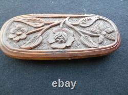 RARE ETUI A LUNETTES fin XVIII e DÉBUT XIX e BOIS SCULPTE ART POPULAIRE 13,5 cm