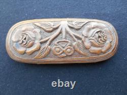 RARE ETUI A LUNETTES fin XVIII e DÉBUT XIX e BOIS SCULPTE ART POPULAIRE 13,5 cm