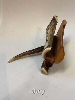 Range Courrier En Bois De Chevreuil Sculpte Scene De Chasse Art Populaire