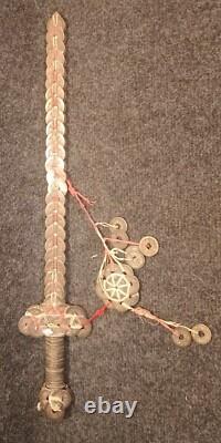 Rare Épée Votive Chine Du Sud Porte Bonheur Feng Shui Sapèques Monnaie Ancienne