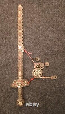 Rare Épée Votive Chine Du Sud Porte Bonheur Feng Shui Sapèques Monnaie Ancienne
