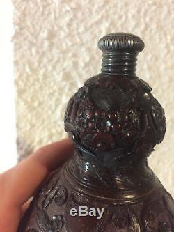 Rare Noix De Coco Sculpte Poire A Poudre XVIII Decor 4 Saisons
