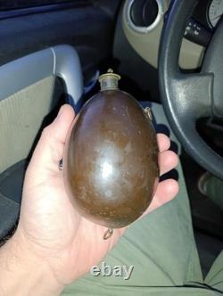 Rare Poire à Poudre en noix de Coco Sculptée du 19ème