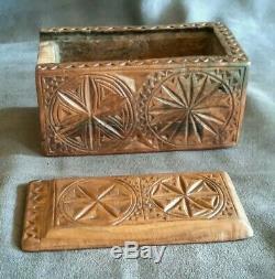 Rare ancien Coffret boite art populaire auvergne 1873 monoxyle en noyer sculté