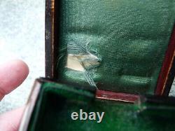 Rare ancienne boîte porte montre à gousset avec des incrustations