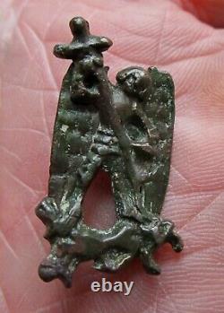 Rare bouton de pèlerin médiéval en bronze pour pèlerinage Archange St Michel 15è