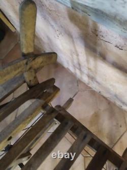 Rare charrette à bras enfant pousse-pousse en bois art populaire