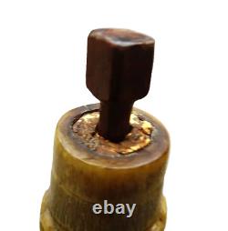 Rare corne à jus de tabac de berger art populaire