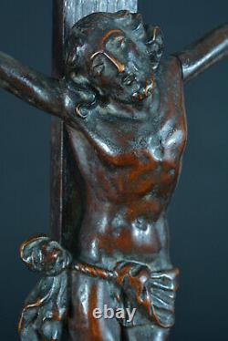 Rare crucifix Bois sculpté 17 ème Croix Chêne Buis Christ Flamand