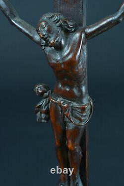Rare crucifix Bois sculpté 17 ème Croix Chêne Buis Christ Flamand