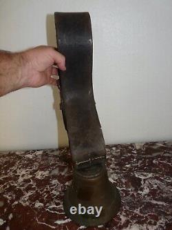 SONNAILLE CLOCHE EN BRONZE Nr. 24 AVEC SON ATTACHE EN CUIR 19ème