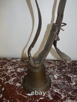 SONNAILLE CLOCHE EN BRONZE Nr. 24 AVEC SON ATTACHE EN CUIR 19ème
