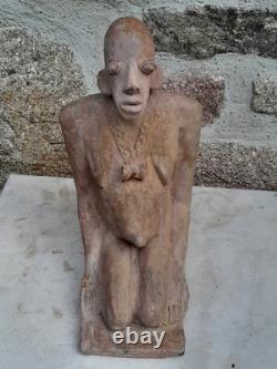 Statue en terre cuite Djenné. Mali