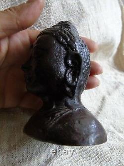Superbe Ancienne Tete De Bouddha En Bronze (a La Cire Perdue)