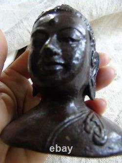 Superbe Ancienne Tete De Bouddha En Bronze (a La Cire Perdue)