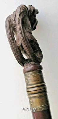 Superbe ancienne canne en acajou joli pommeau sculpté décor de faune 19éme