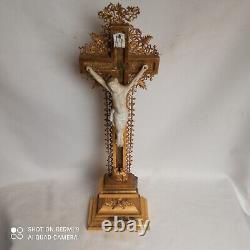Superbe crucifix doré à la feuille d'or fin XIXe siècle
