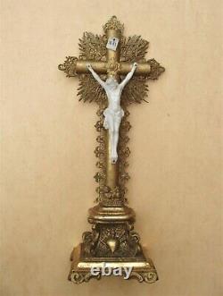 Superbe crucifix janséniste doré à la feuille d'or Epoque Louis-Philippe