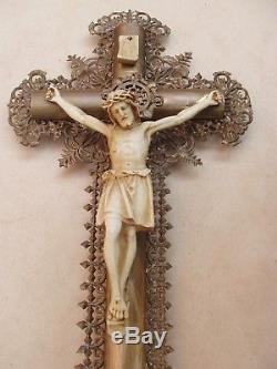 Superbe et rare crucifix Napoléon III et sa couronne d'épines fin XIXe siècle