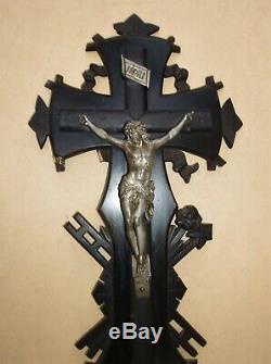 Superbe et rare important crucifix Napoléon III en bois laqué noir