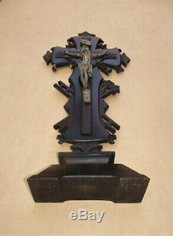 Superbe et rare important crucifix Napoléon III en bois laqué noir