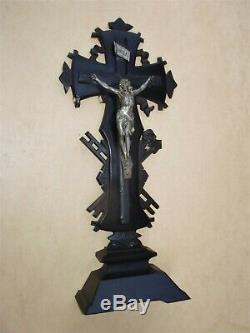 Superbe et rare important crucifix Napoléon III en bois laqué noir