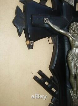 Superbe et rare important crucifix Napoléon III en bois laqué noir
