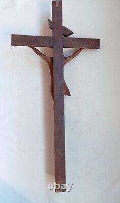 Superbe grand crucifix en noyer sculpté fin XIX / début XIX S. 80 cm