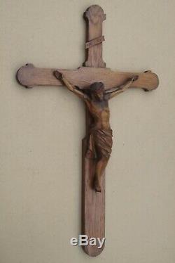 Superbe grand crucifix mural Napoléon III en bois sculpté excellent état
