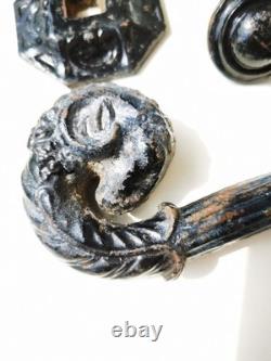 Superbe heurtoir de porte en fonte de fer à tête de bélier