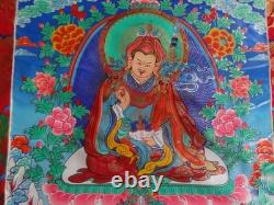 THANKA art bouddhiste du Tibet représente GURU RIMPOCHE dimension 68 sur 118 cm
