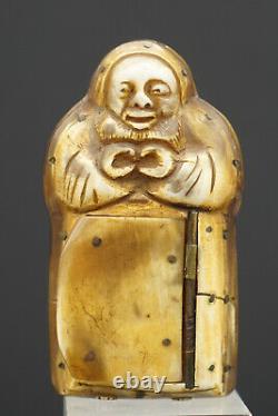 Tabatière 19th corne probablement Inuit ou nord Russie, old tobacco snuff box