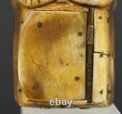 Tabatière 19th corne probablement Inuit ou nord Russie, old tobacco snuff box