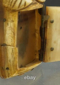 Tabatière 19th corne probablement Inuit ou nord Russie, old tobacco snuff box