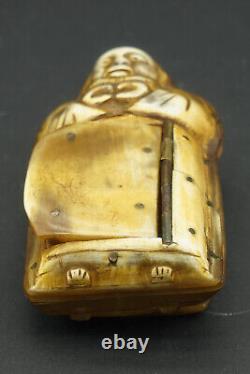 Tabatière 19th corne probablement Inuit ou nord Russie, old tobacco snuff box