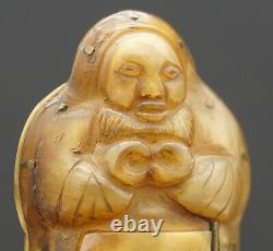 Tabatière 19th corne probablement Inuit ou nord Russie, old tobacco snuff box