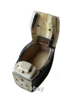 Tabatière Boîte à Priser Ouverture à Système Cercueil Croix Art Populaire XIXème