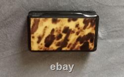 Tabatiere ou Boite à priser en bois de loupe d'amboine fin XVIII 8cm