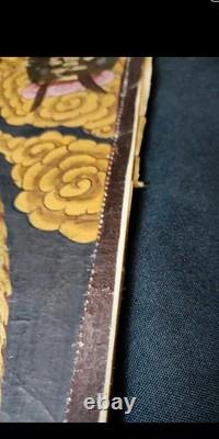 Tanka peint sur toile signé