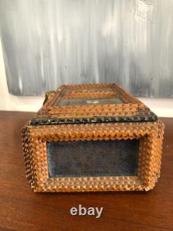 Tramp Art Coffret A Couture Ou A Bijoux En Bois Sculpté, Art Populaire