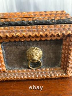 Tramp Art Coffret A Couture Ou A Bijoux En Bois Sculpté, Art Populaire