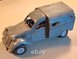 Trésor d' ART POPULAIRE grande maquette artisanale FOURGONNETTE 2CV années 50