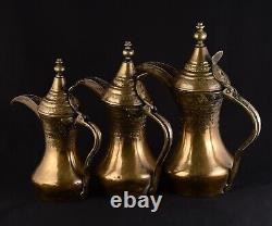 Trois Dallah en laiton fin XIXe siècle Cafetière Art Islamique Persan B4.1