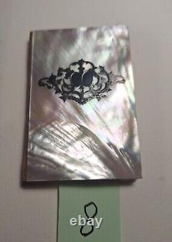 Un carnet de note souvenirs + 2 trousses en nacre pour couturières LOT 8