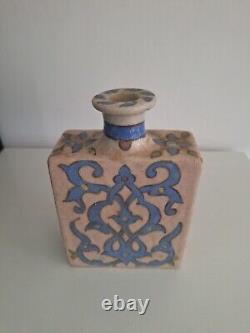 Vase, Bouteille céramique Kadjar Iznik Perse décor à fleurs bleu