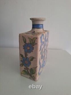 Vase, Bouteille céramique Kadjar Iznik Perse décor à fleurs bleu
